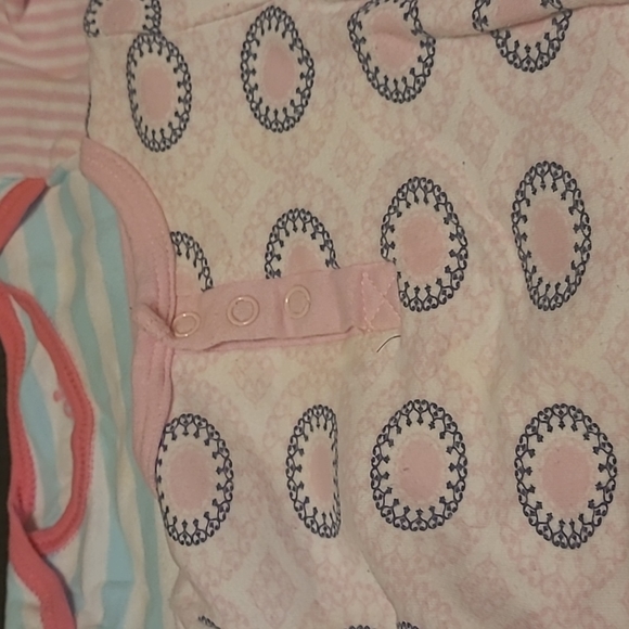 Large Lot of Girl Onesie's 3-6M - Picture 7 of 7